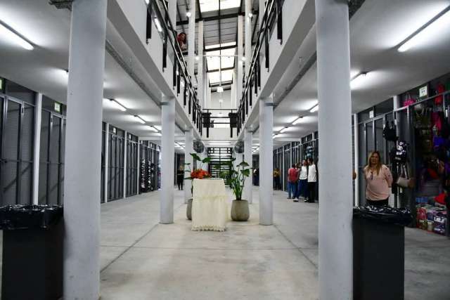 Así quedó el moderno y renovado 'Mercado Ex Vía'